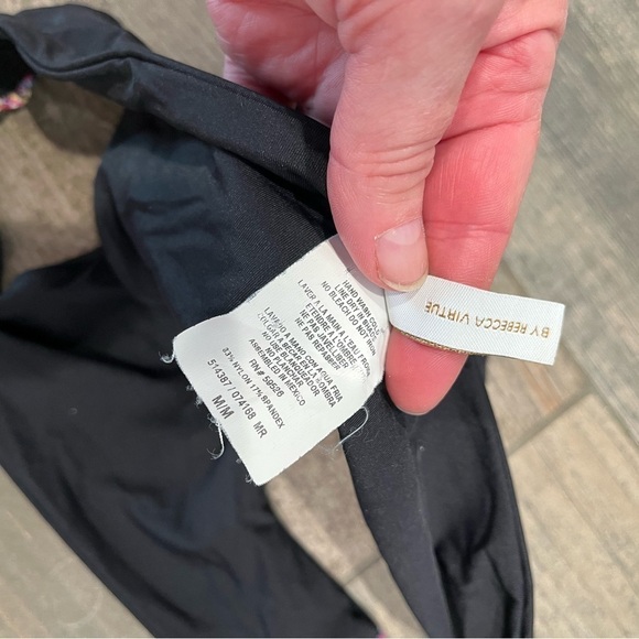 Becca 3 Piece Set - Mardi Gras 1 Shoulder Bikini And Reversible Bottom Size M - Picture 7 of 14